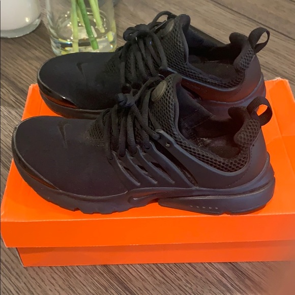 Nike sneakers - Picture 3 of 4